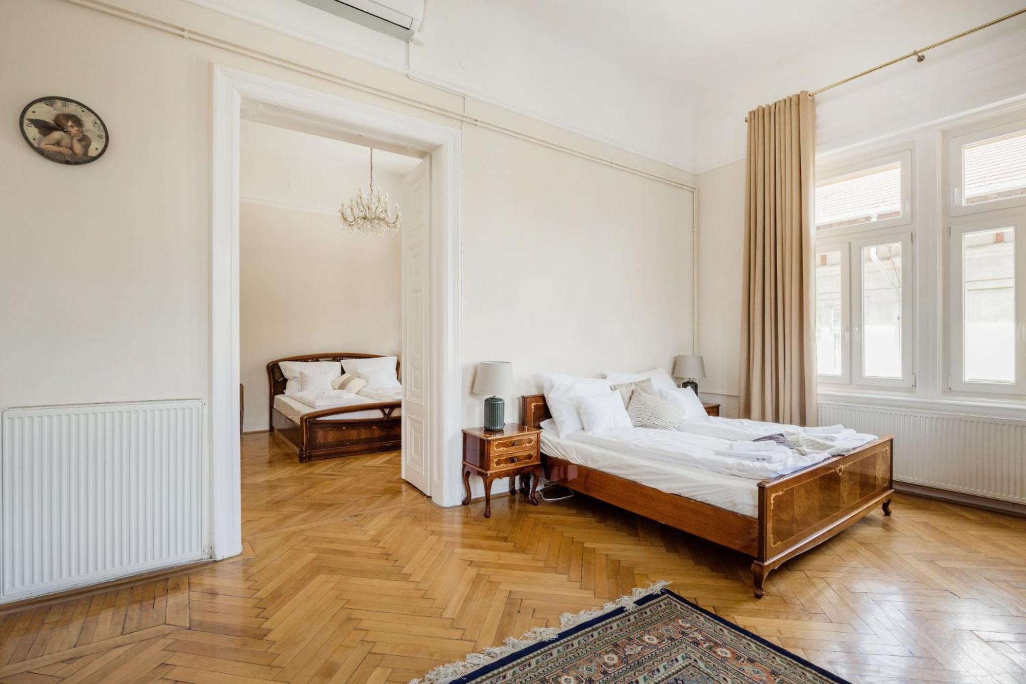 Vintage Build 2 Bedroom 2 Bathroom Апартаменти